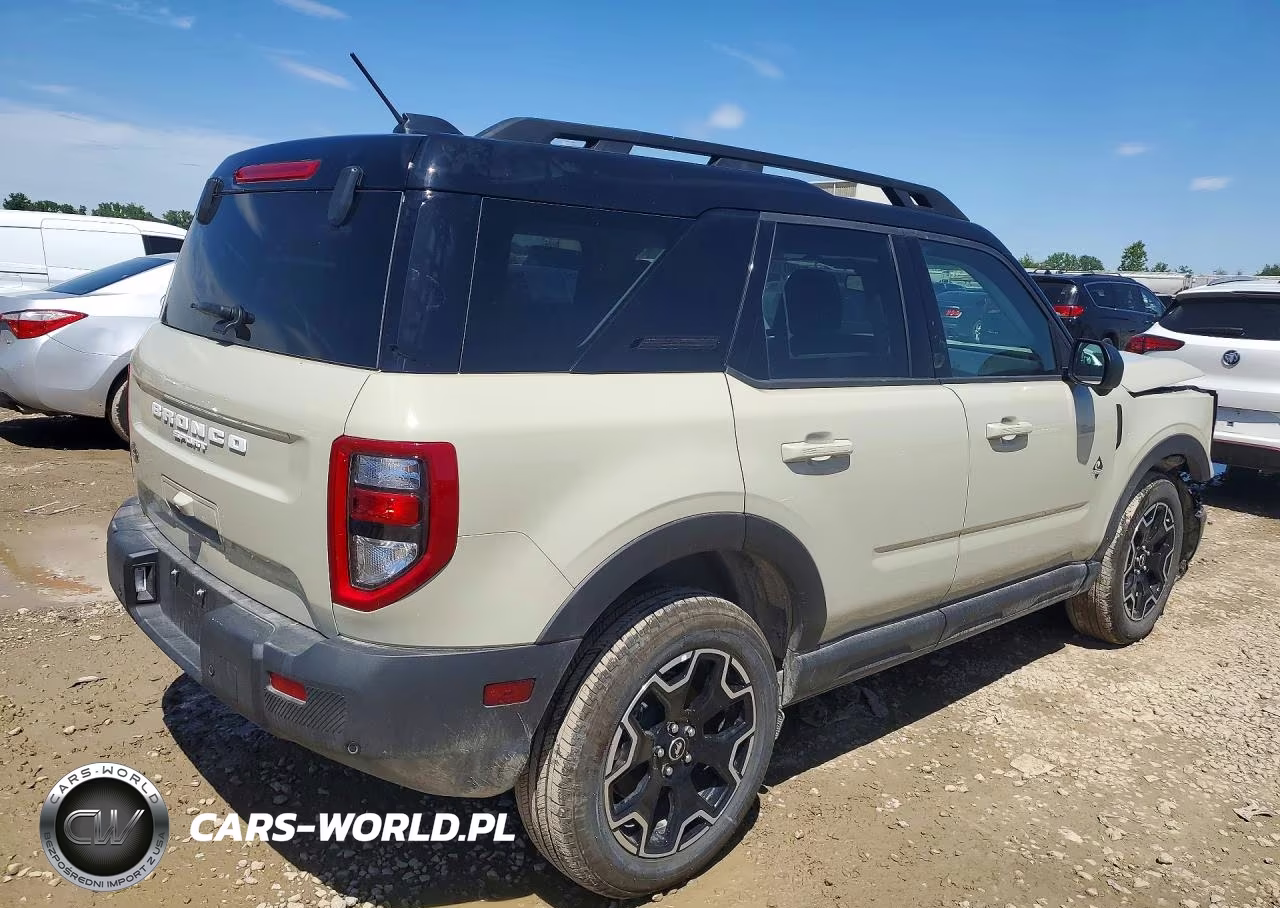 2025 Ford Bronco Sport Outer Banks VIN:3FMCR9CN6SRF56620 - 3
