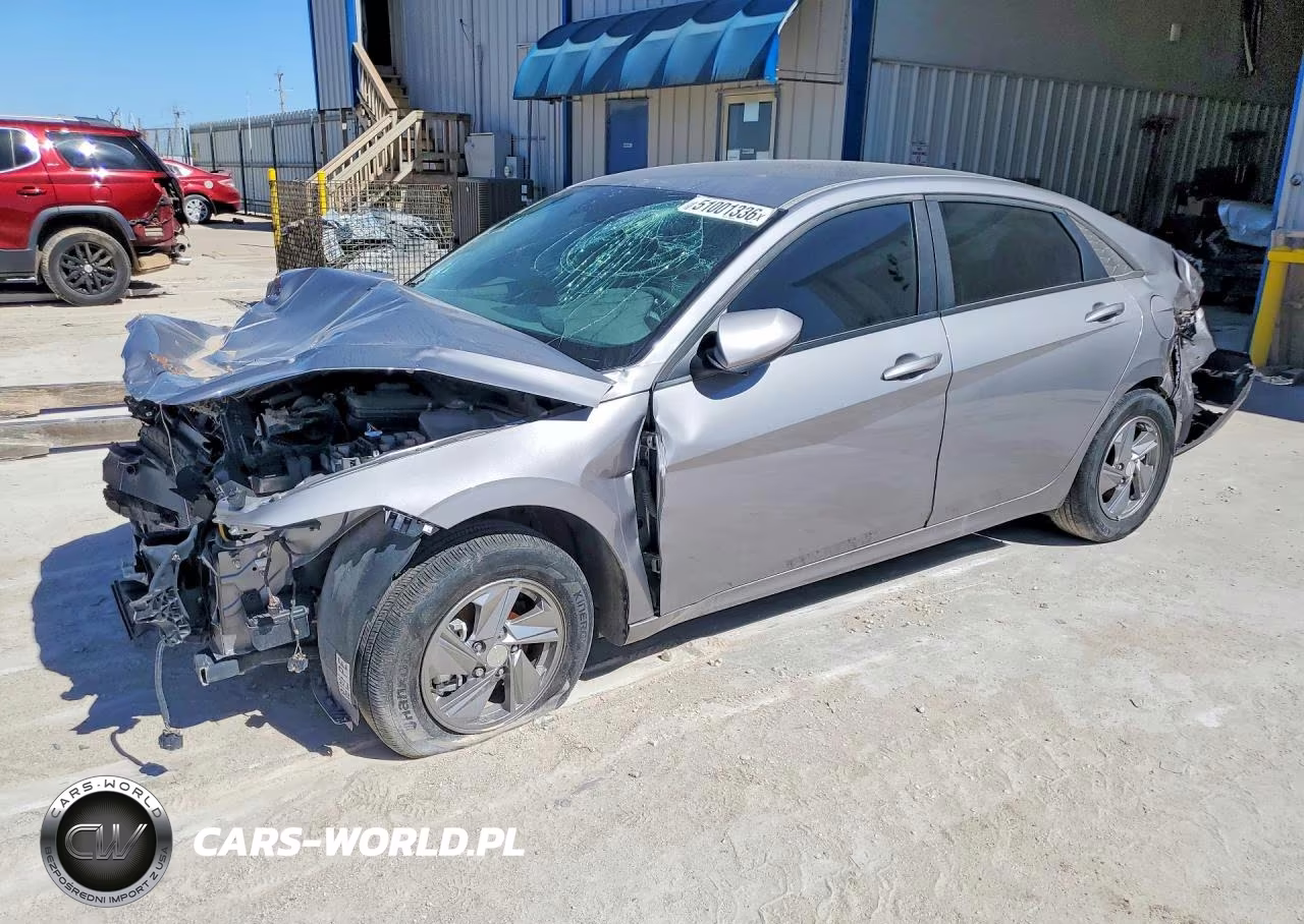 2025 Hyundai Elantra Se – zdjęcie 1 z 12