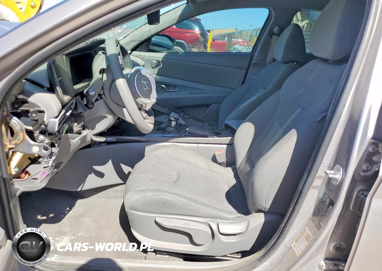 2025 Hyundai Elantra Se VIN:KMHLL4DG3SU948631 - 7