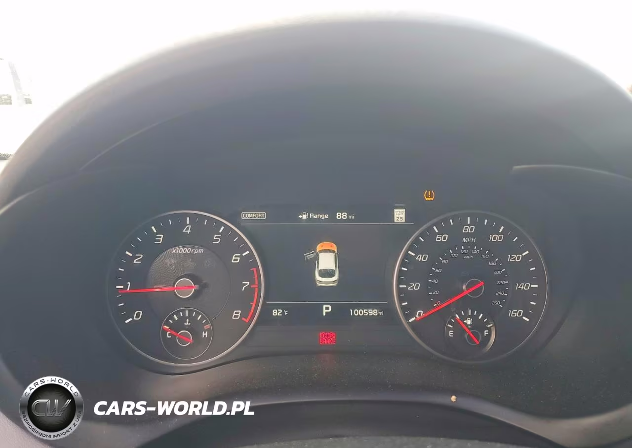 2018 Kia Stinger Premium VIN:KNAE25LA7J6014751 - 9
