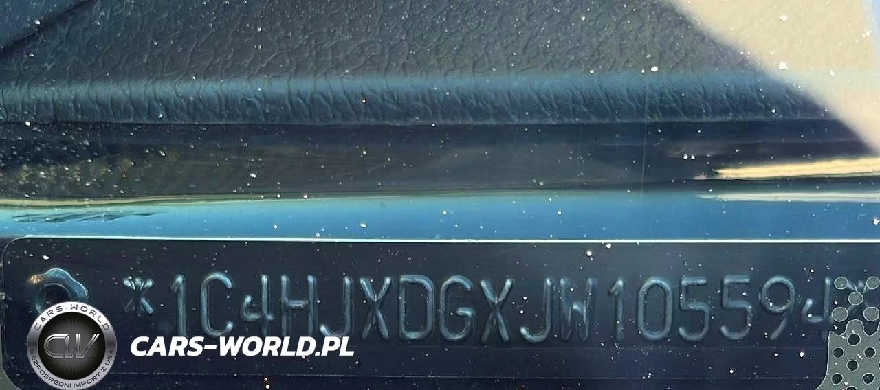 2018 Jeep Wrangler Unlimited Sport VIN:1C4HJXDGXJW105594 - 10
