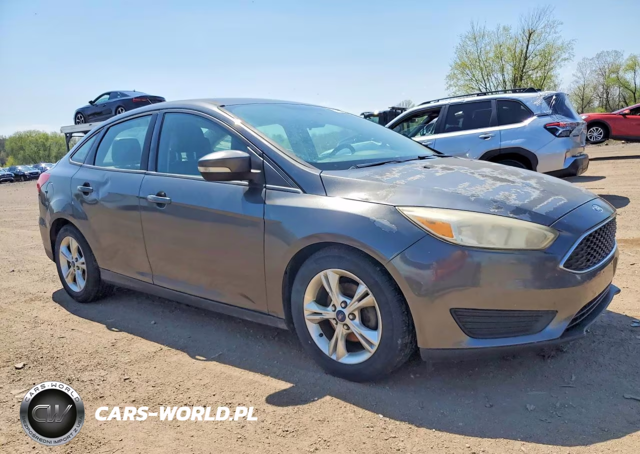 2016 Ford Focus Se VIN:1FADP3F20GL350699 - 4