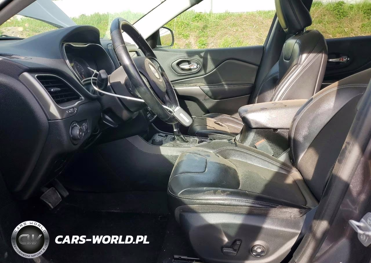 2020 Jeep Cherokee Latitude Plus VIN:1C4PJMLB9LD533638 - 7