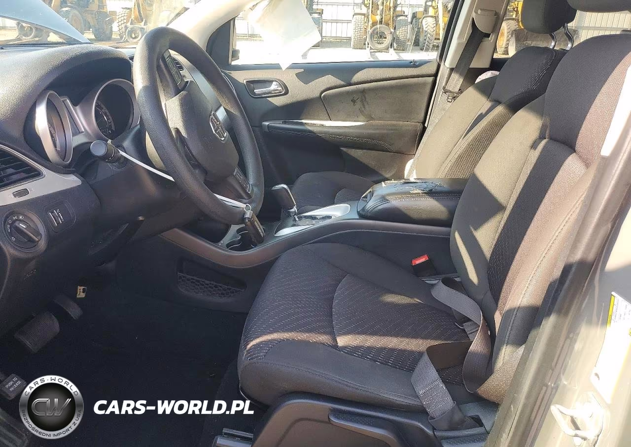 2019 Dodge Journey Se VIN:3C4PDCABXKT864175 - 7