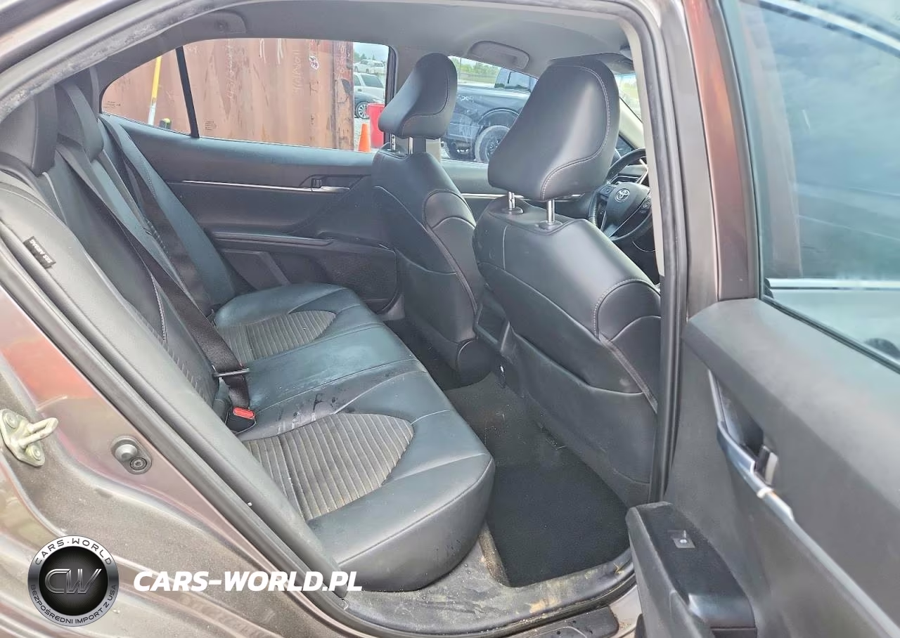 2020 Toyota Camry Se VIN:4T1G11AK1LU986052 - 10
