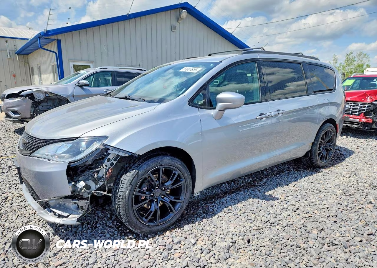 2018 Chrysler Pacifica Touring L