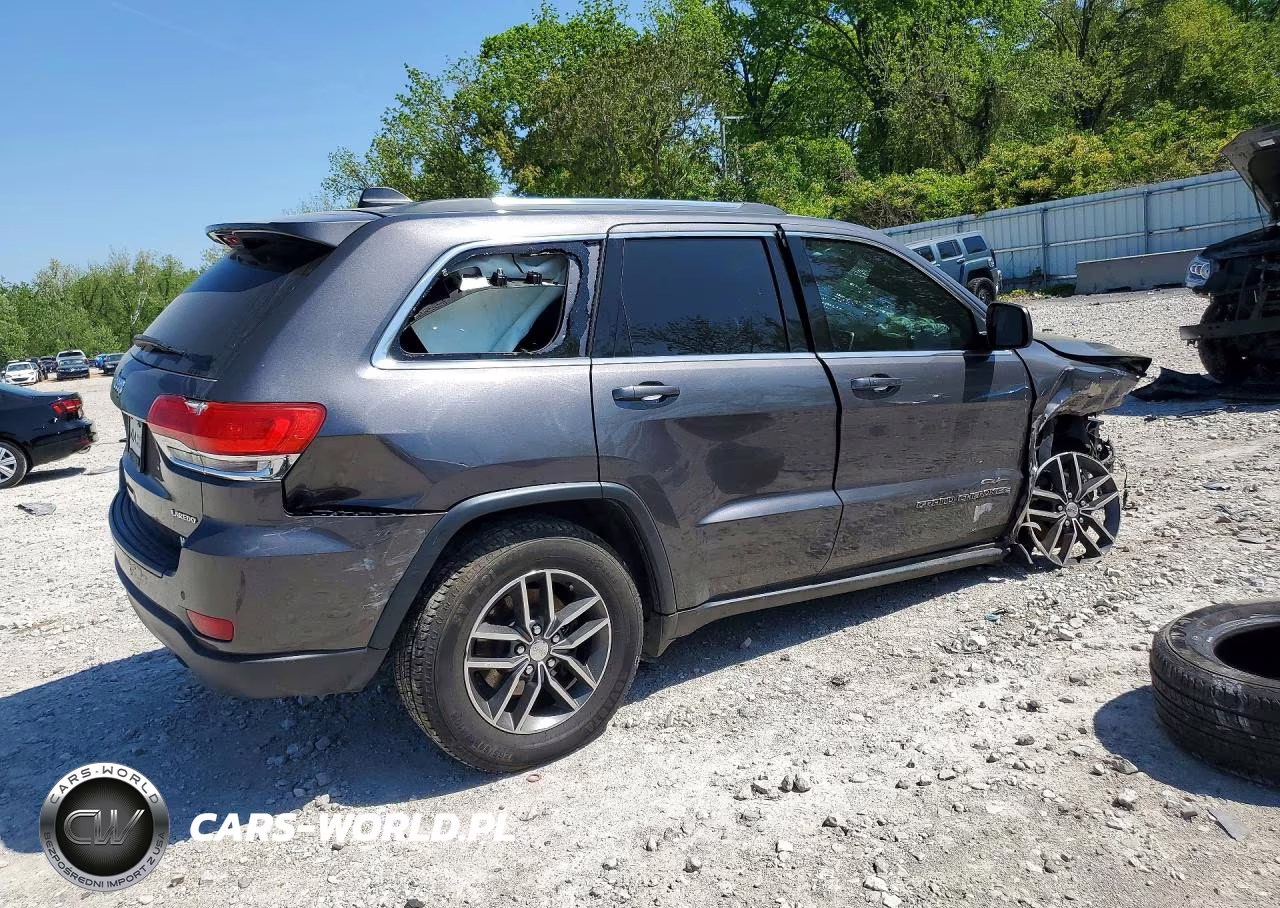 2018 Jeep Grand Cherokee Laredo VIN:1C4RJFAG9JC314457 - 3