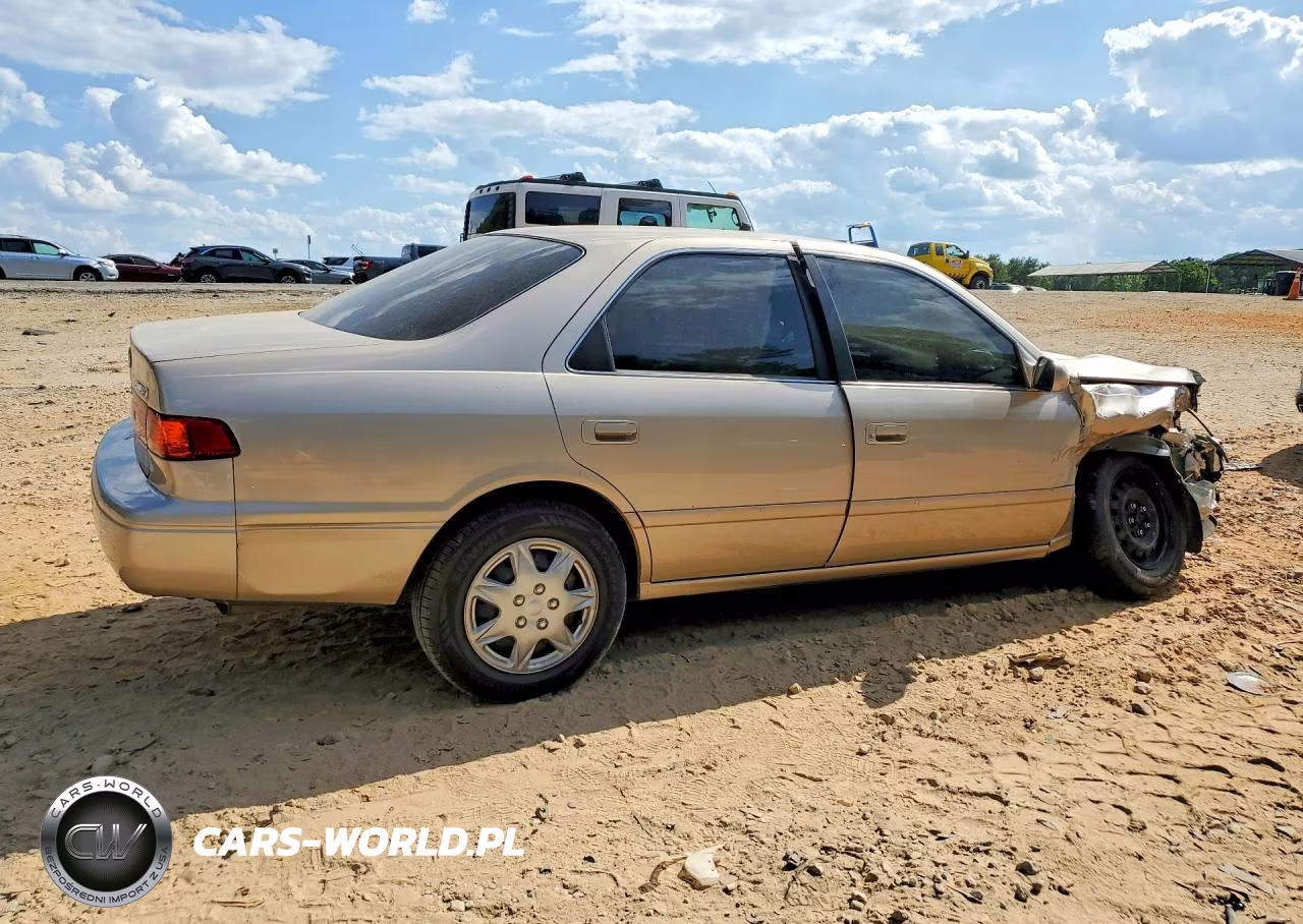 2001 Toyota Camry Le VIN:JT2BG22K810597889 - 3