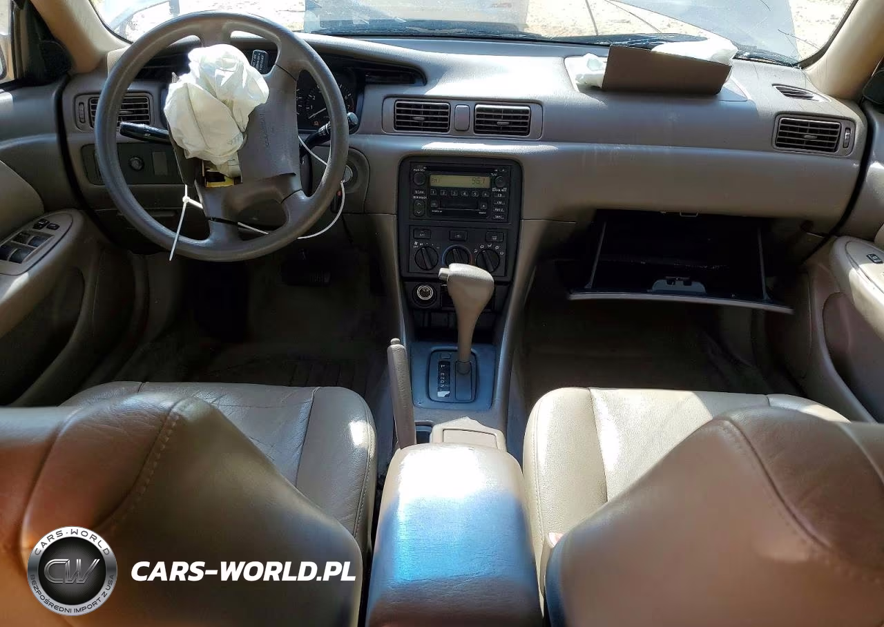 2001 Toyota Camry Le VIN:JT2BG22K810597889 - 8