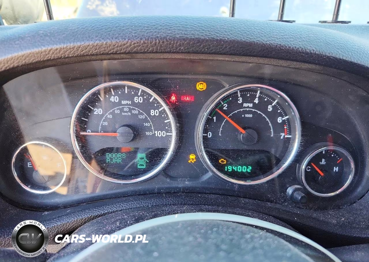 2013 Jeep Wrangler Unlimited Sport VIN:1C4HJWDG1DL503082 - 9