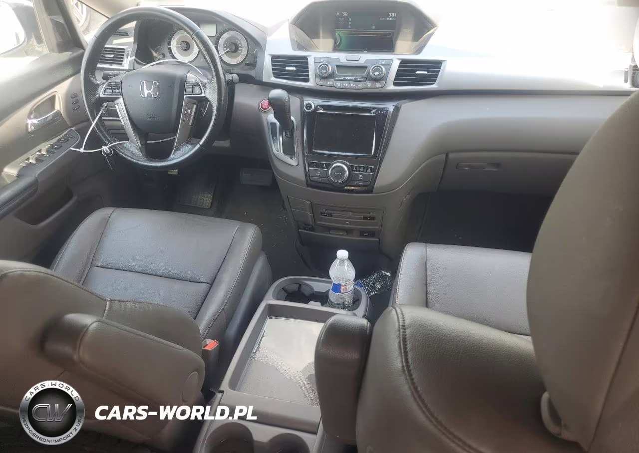 2015 Honda Odyssey Touring VIN:5FNRL5H95FB045945 - 8