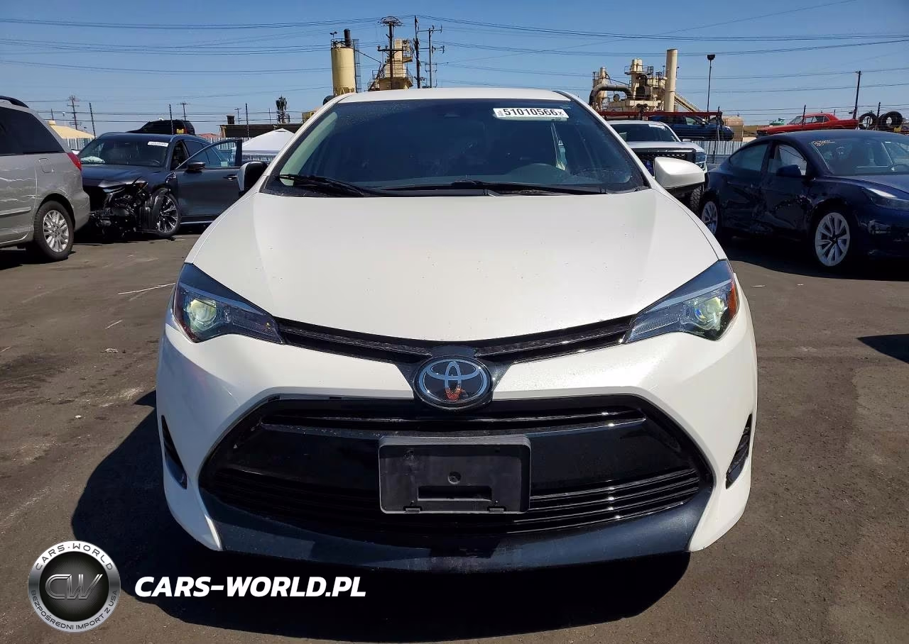 2018 Toyota Corolla Le VIN:5YFBURHE8JP800036 - 5