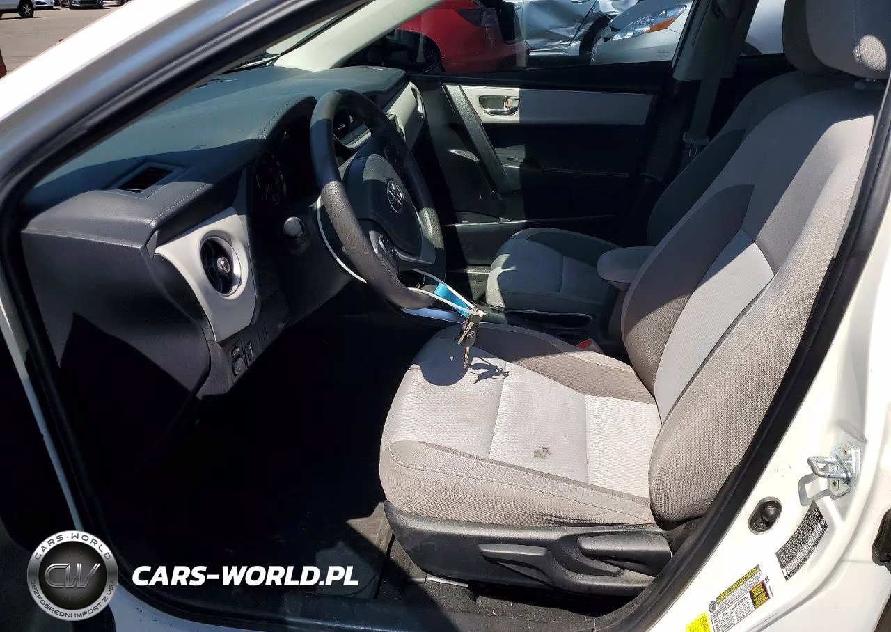 2018 Toyota Corolla Le VIN:5YFBURHE8JP800036 - 7