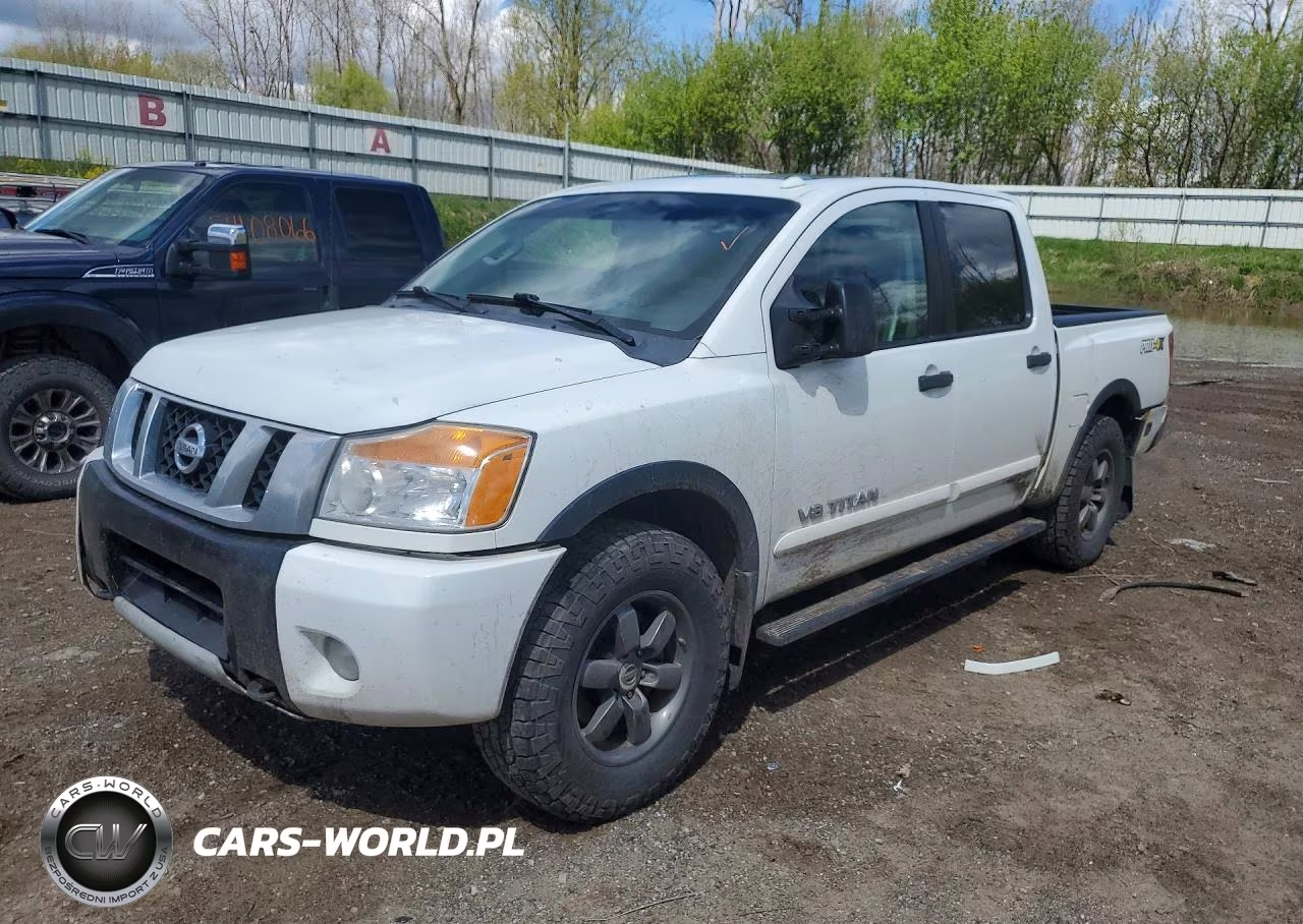 2013 Nissan Titan Sv