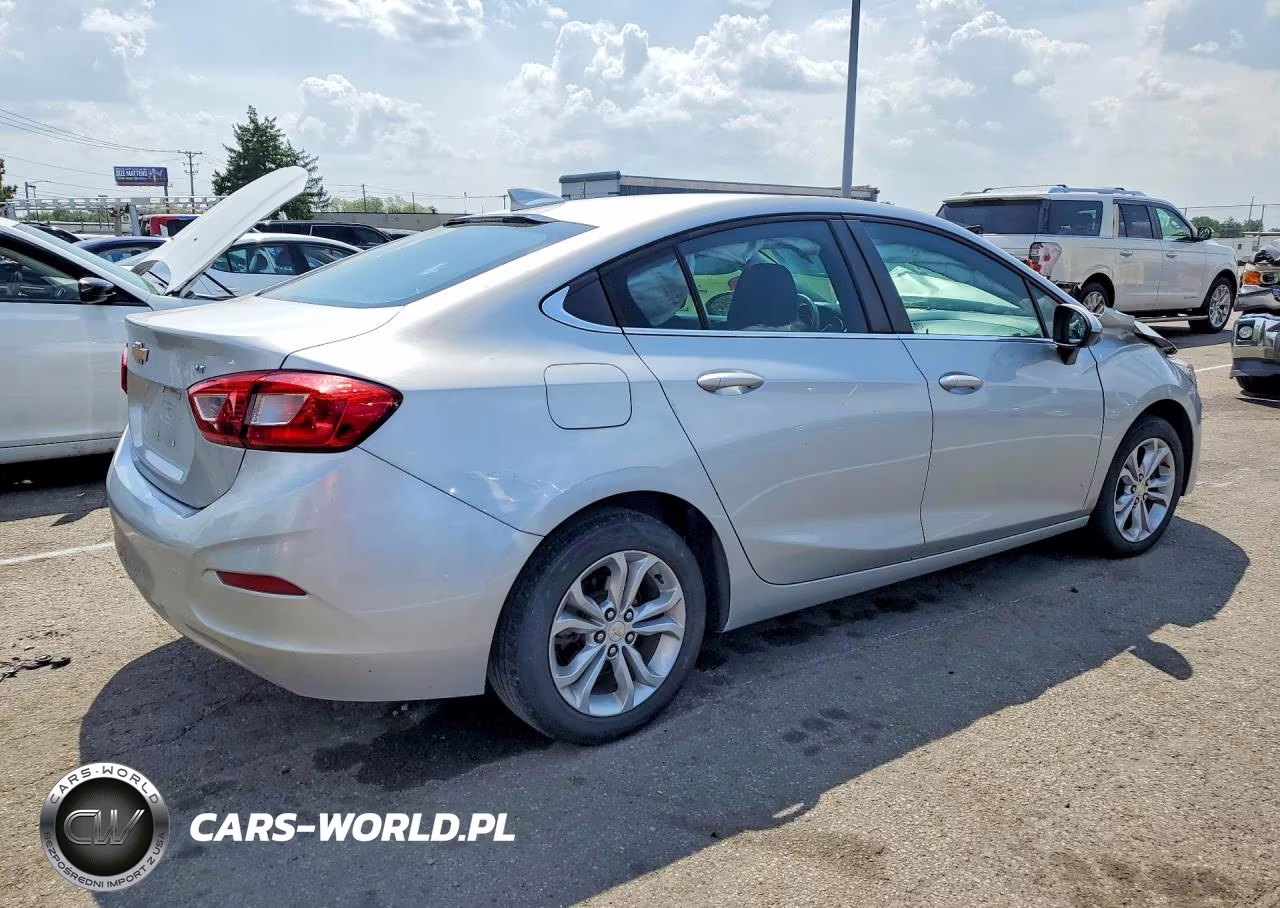 2019 Chevrolet Cruze Lt VIN:1G1BE5SM4K7145746 - 3
