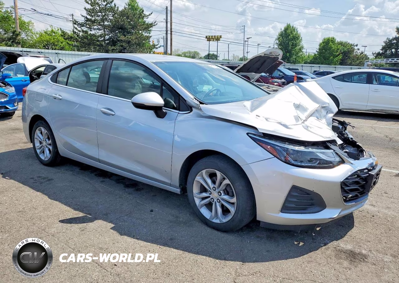 2019 Chevrolet Cruze Lt VIN:1G1BE5SM4K7145746 - 4