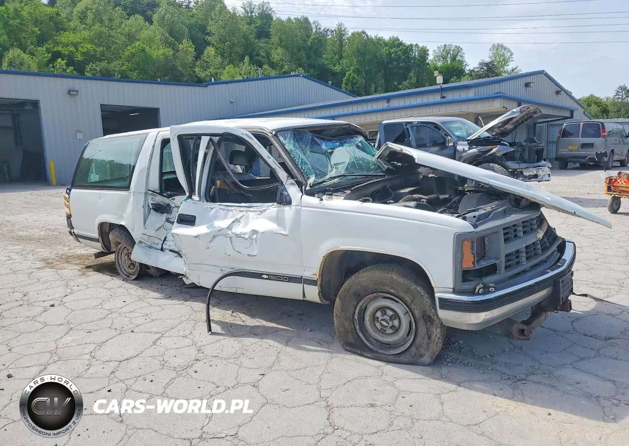 1996 Chevrolet Suburban C1500 VIN:3GNEC16RXTG152335 - 4