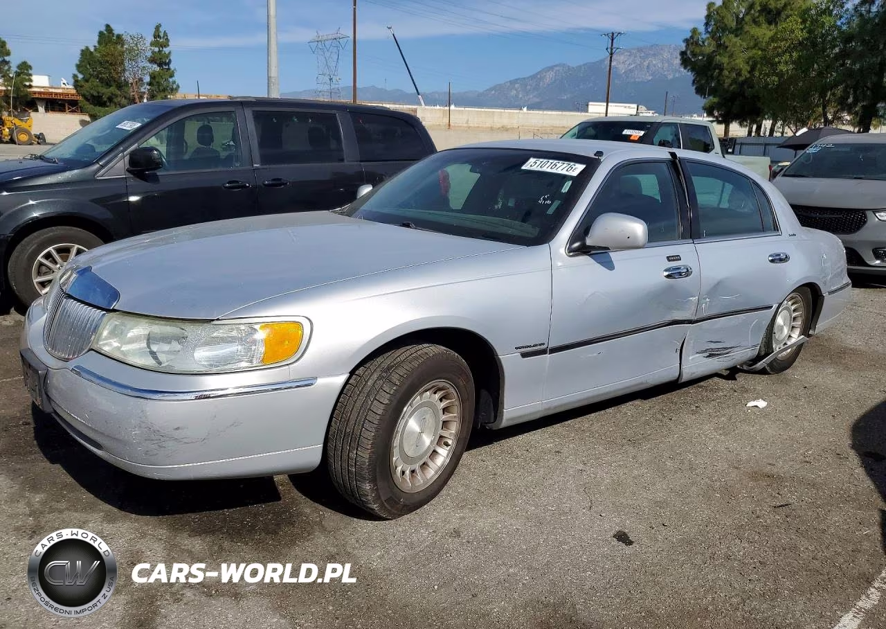 2002 Lincoln Town Car Executive