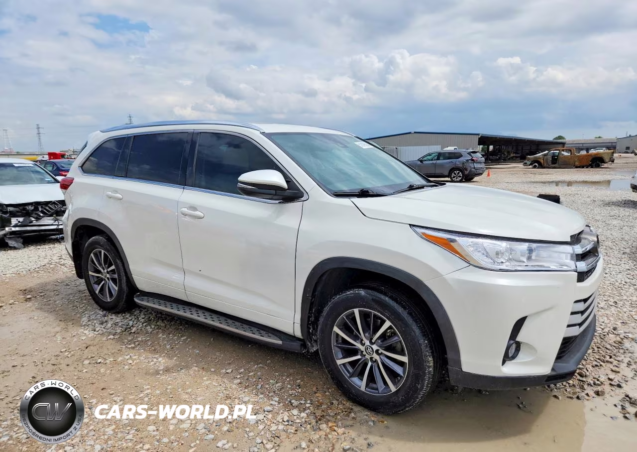 2017 Toyota Highlander Xle VIN:5TDKZRFH4HS517133 - 4