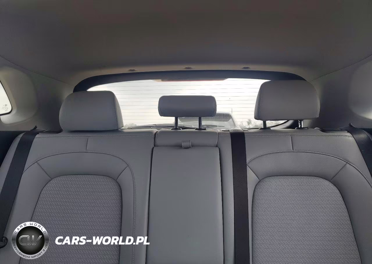 2019 Hyundai Kona Limited VIN:KM8K33A5XKU361755 - 10