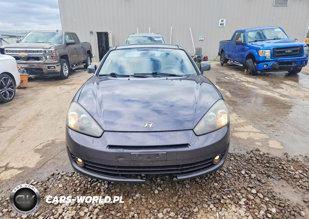 2008 Hyundai Tiburon Gs VIN:KMHHM66D18U283027 - 5