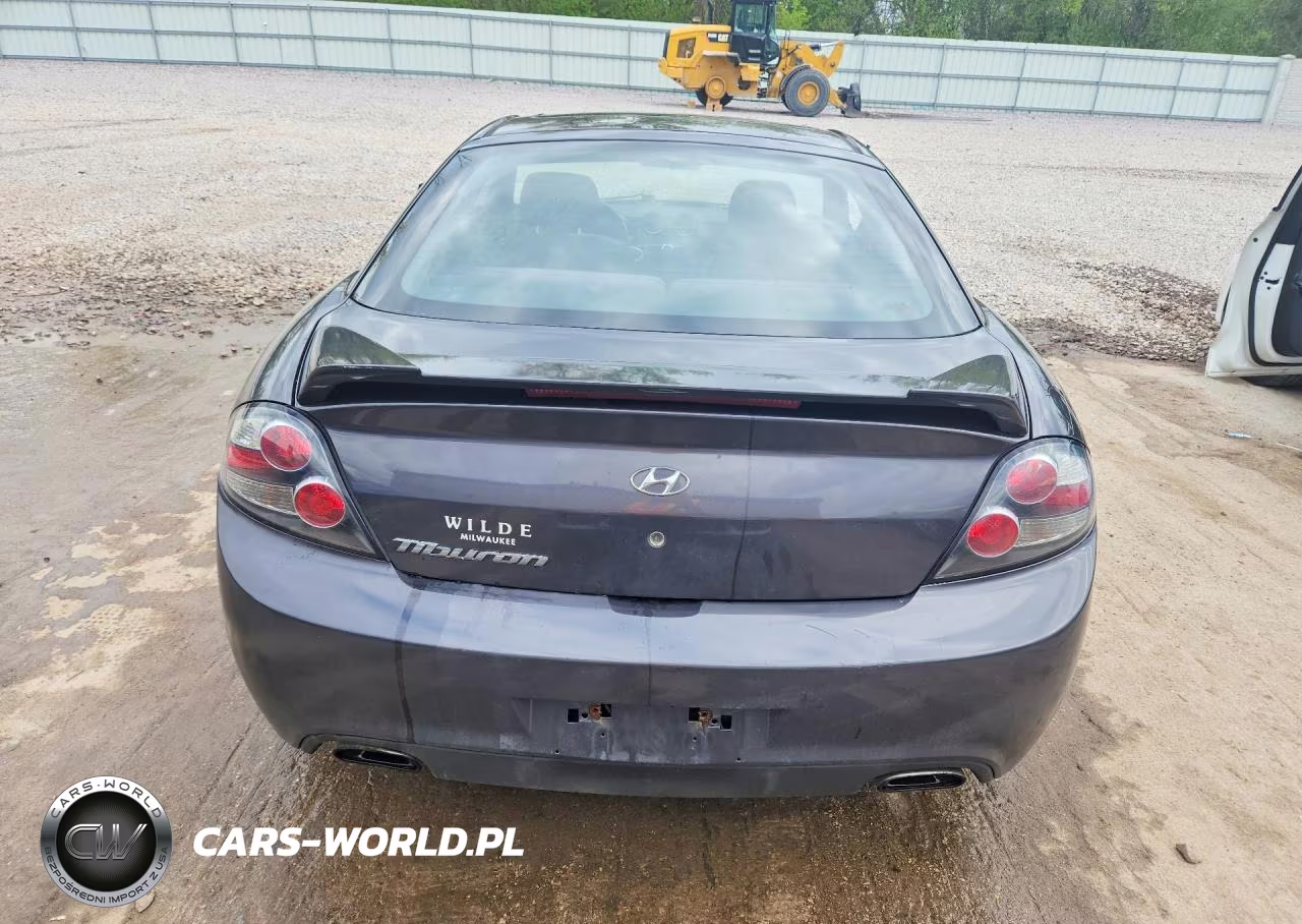 2008 Hyundai Tiburon Gs VIN:KMHHM66D18U283027 - 6