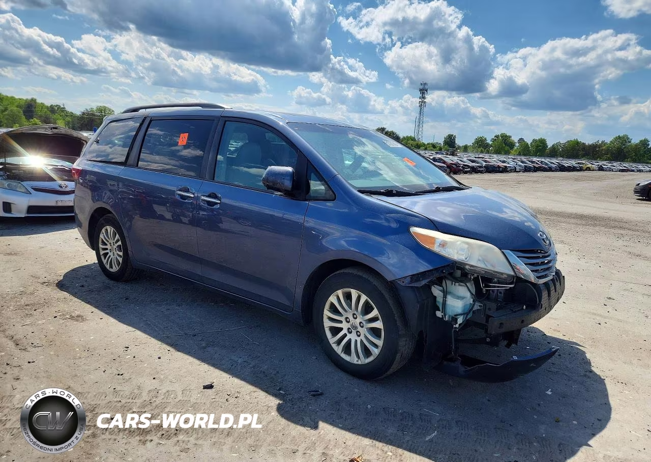 2015 Toyota Sienna Xle 8-Passenger VIN:5TDYK3DC0FS536004 - 4