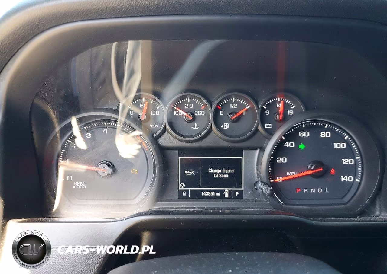2019 Chevrolet Silverado C1500 Custom VIN:1GCRWBEH5KZ267262 - 9