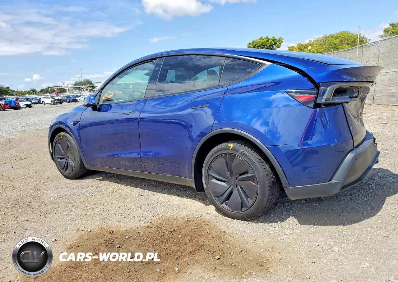 2026 Tesla Model Y VIN:7SAYGDEE2TF609237 - 2