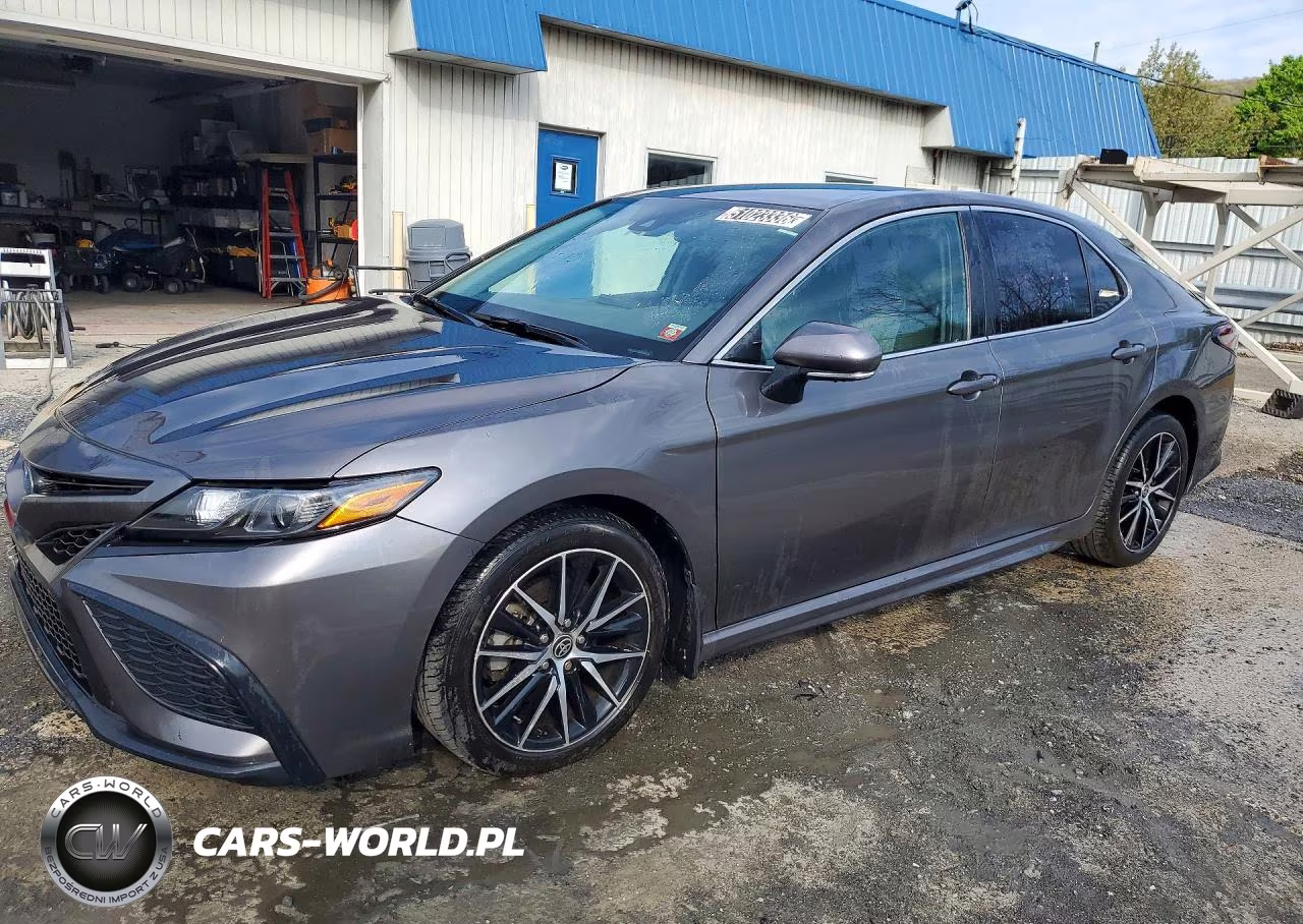 2023 Toyota Camry Hybrid Se