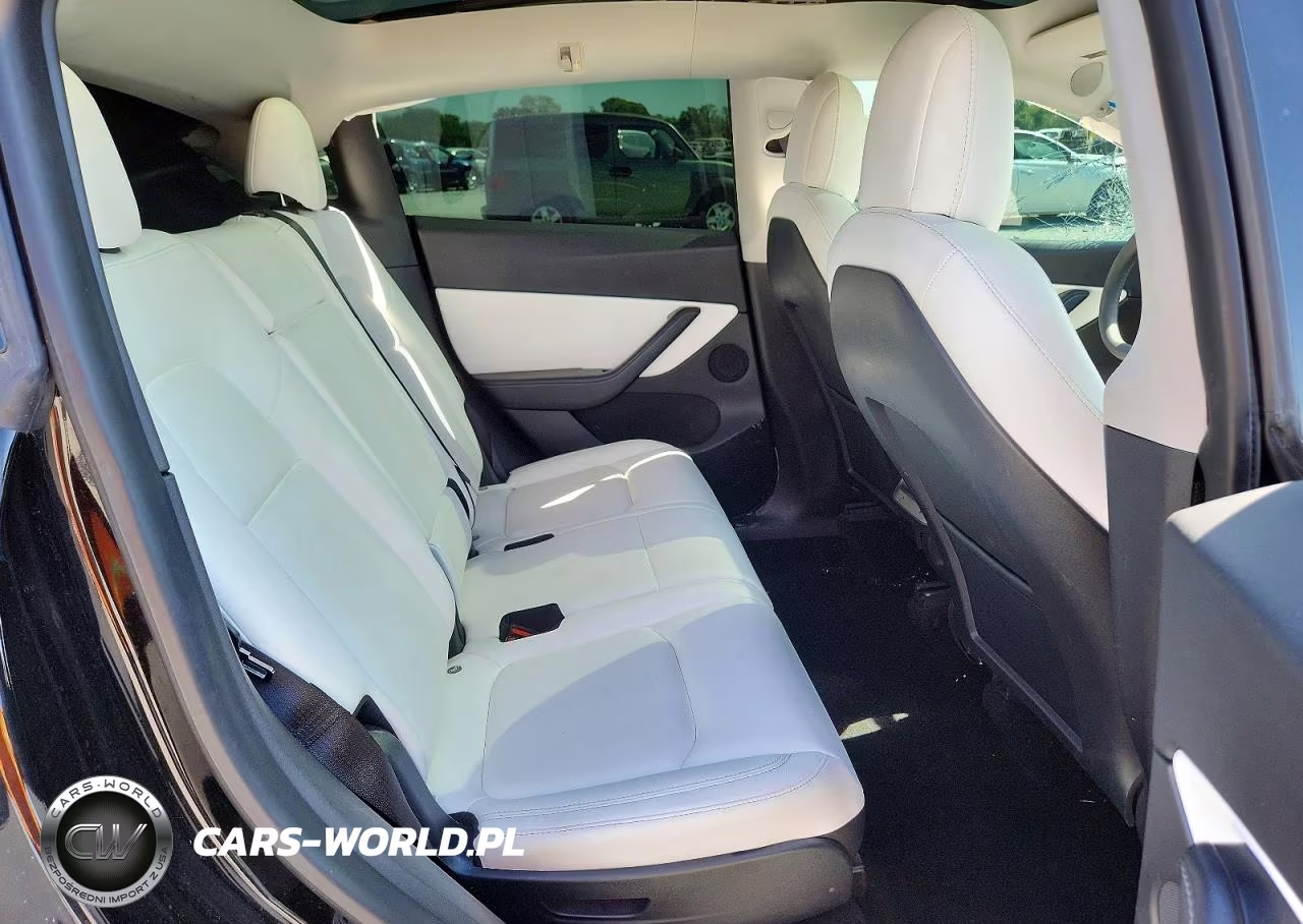 2021 Tesla Model Y VIN:5YJYGAEE0MF202403 - 11
