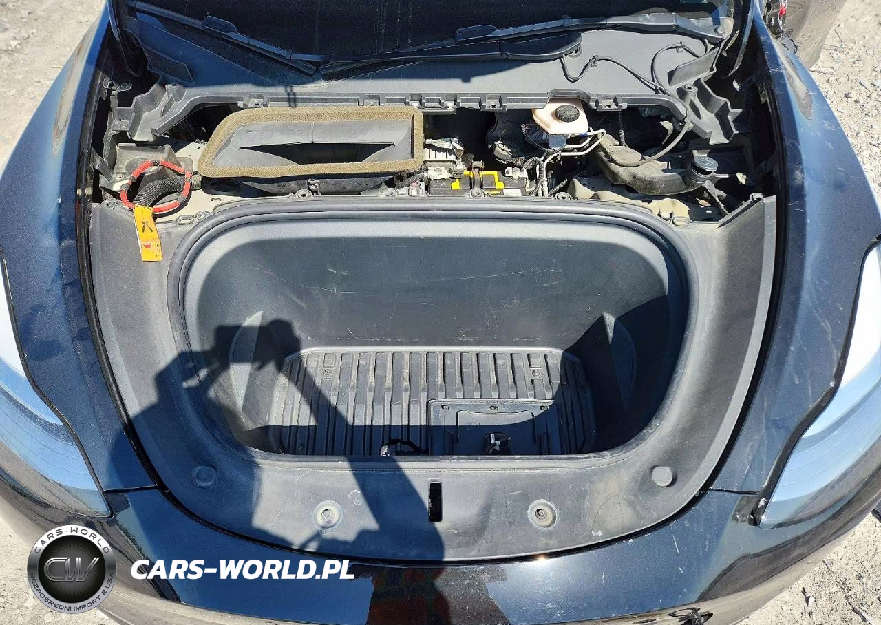 2021 Tesla Model Y VIN:5YJYGAEE0MF202403 - 12