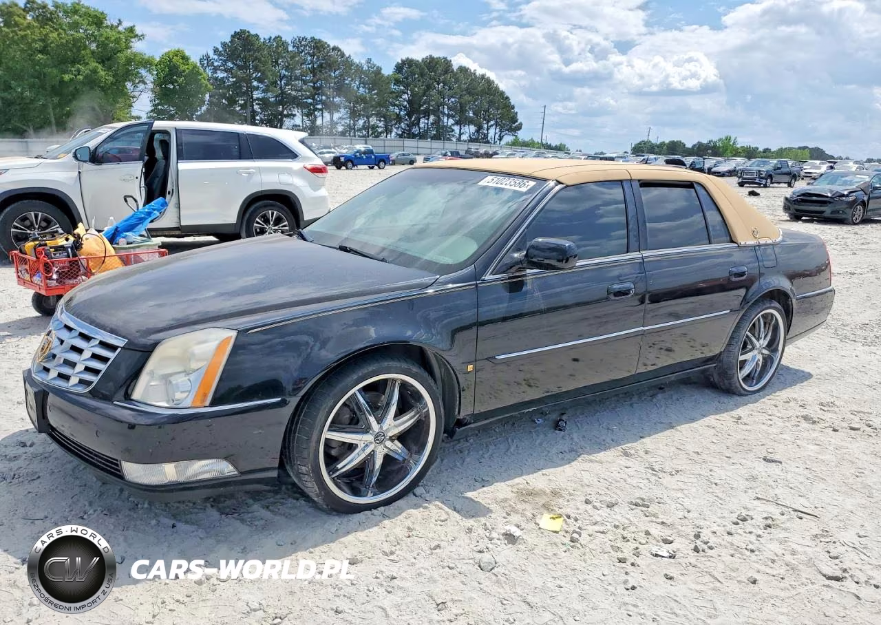 CADILLAC DTS – zdjęcie 1 z 12