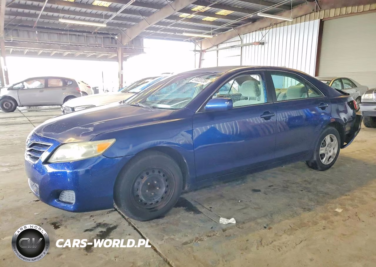 2011 Toyota Camry Le – zdjęcie 1 z 12