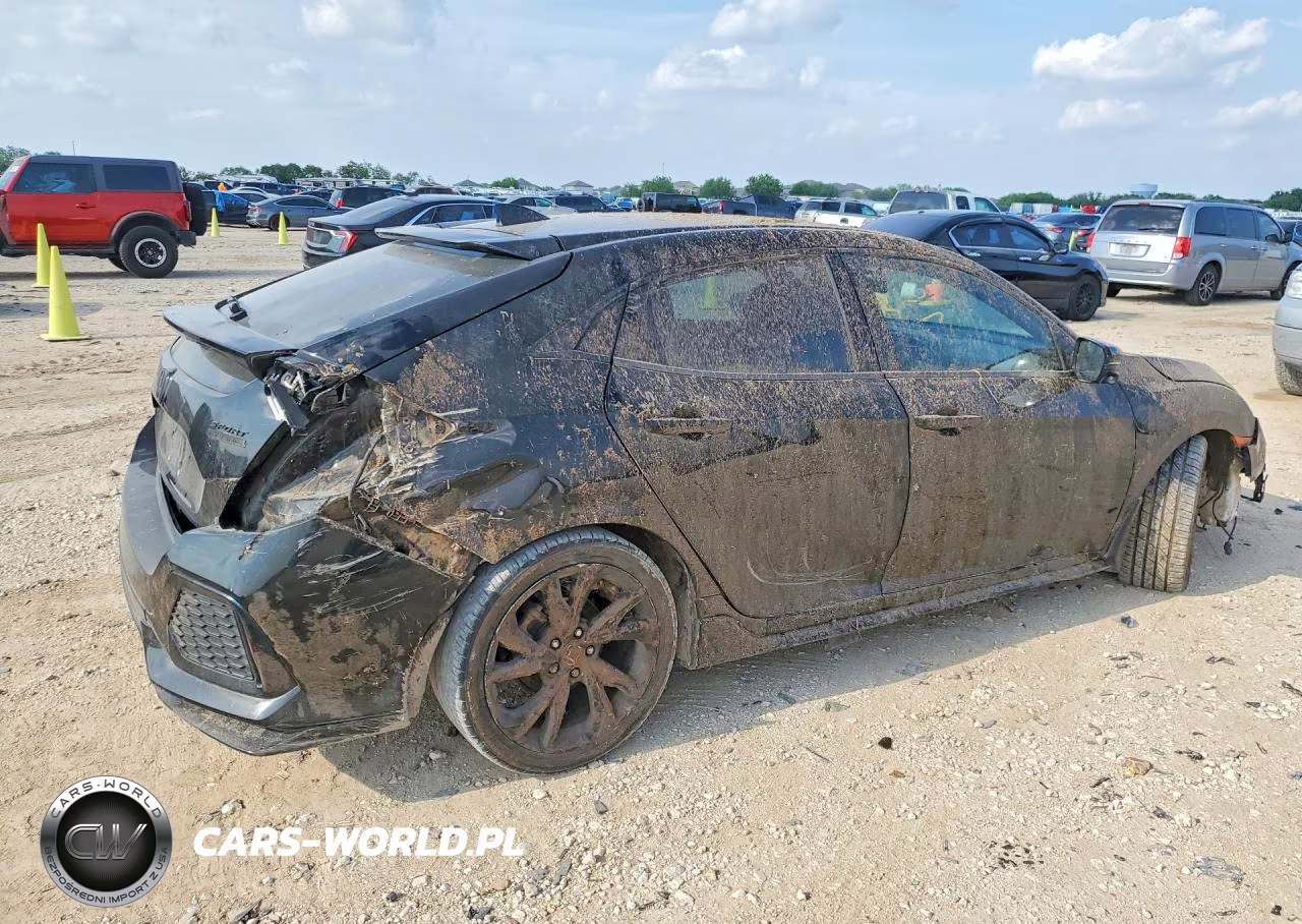 2019 Honda Civic Sport Touring VIN:SHHFK7H93KU211843 - 3