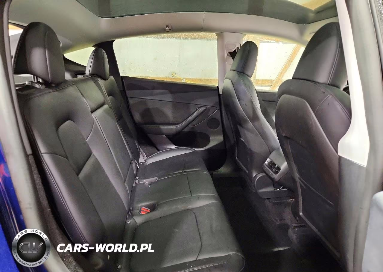 2022 Tesla Model Y VIN:7SAYGDEE7NA016621 - 10