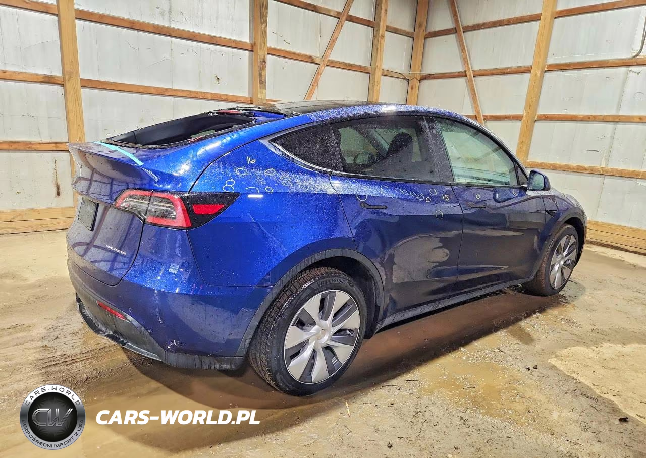 2022 Tesla Model Y VIN:7SAYGDEE7NA016621 - 3