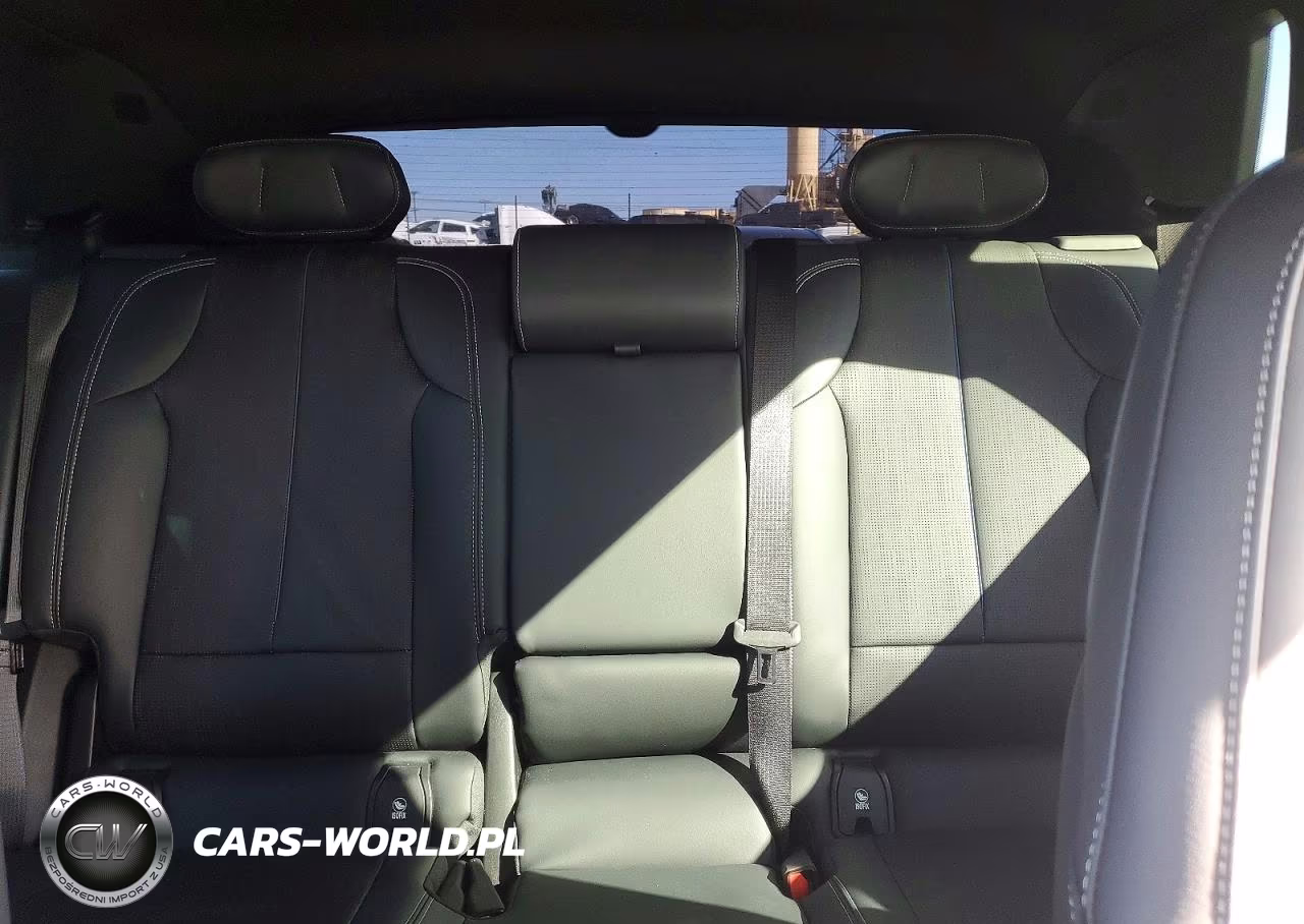 2024 Cadillac Lyriq Sport VIN:1GYKPVRK1RZ130085 - 10