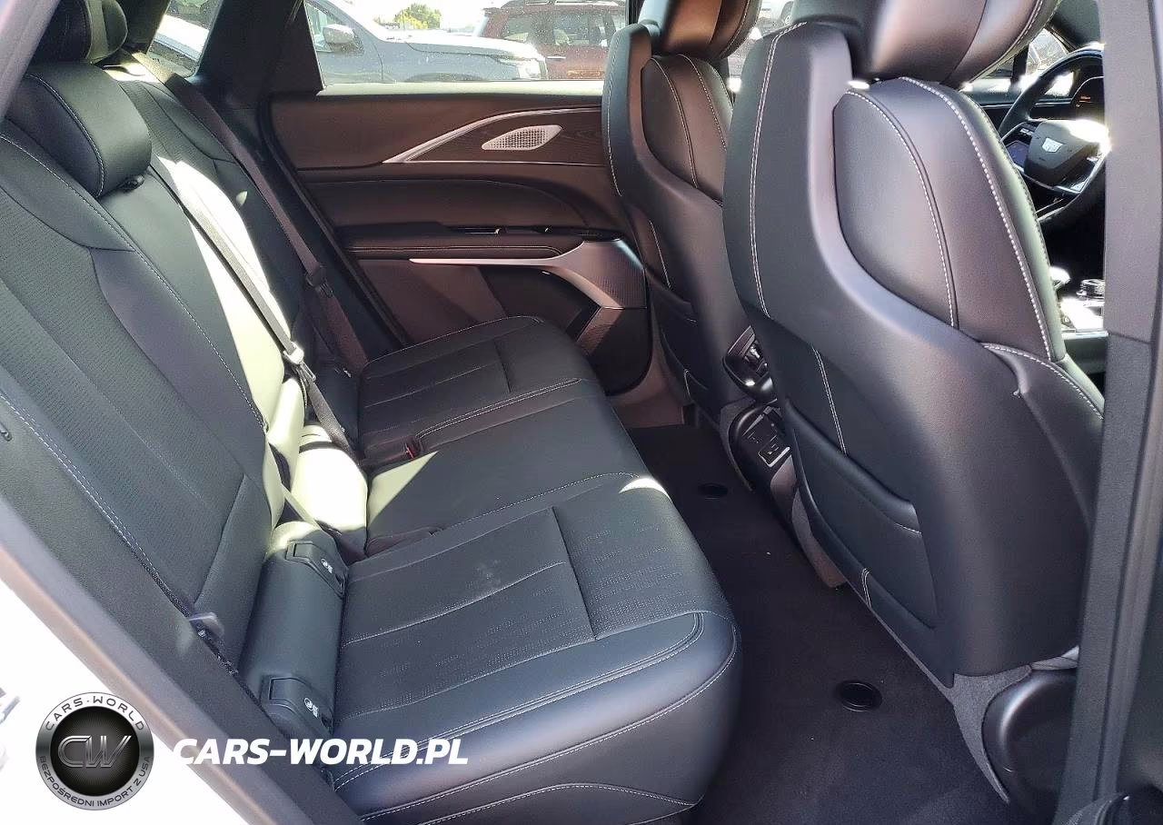 2024 Cadillac Lyriq Sport VIN:1GYKPVRK1RZ130085 - 11