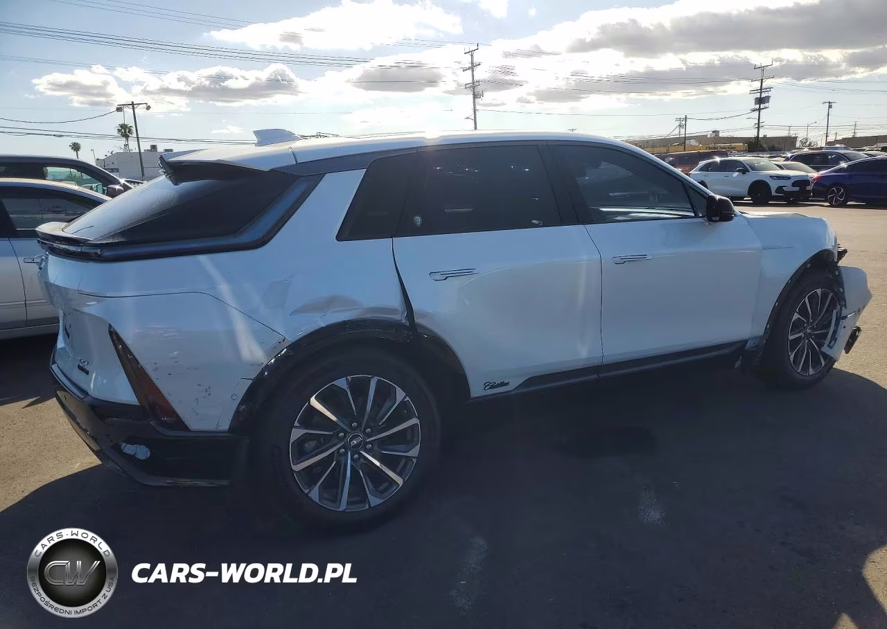 2024 Cadillac Lyriq Sport VIN:1GYKPVRK1RZ130085 - 3