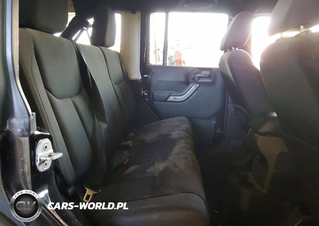 2013 Jeep Wrangler Unlimited Sport VIN:1C4BJWDGXDL677450 - 10