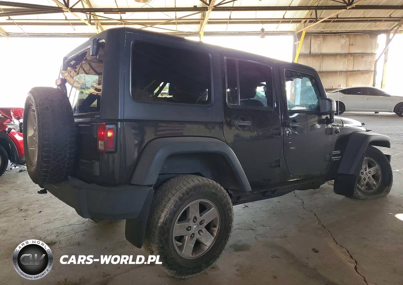 2013 Jeep Wrangler Unlimited Sport VIN:1C4BJWDGXDL677450 - 3