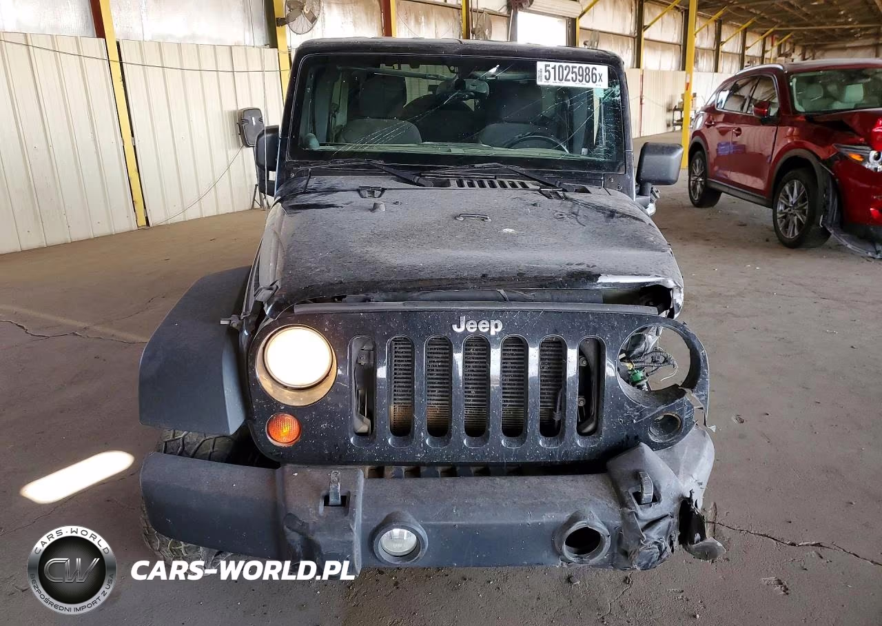 2013 Jeep Wrangler Unlimited Sport VIN:1C4BJWDGXDL677450 - 5