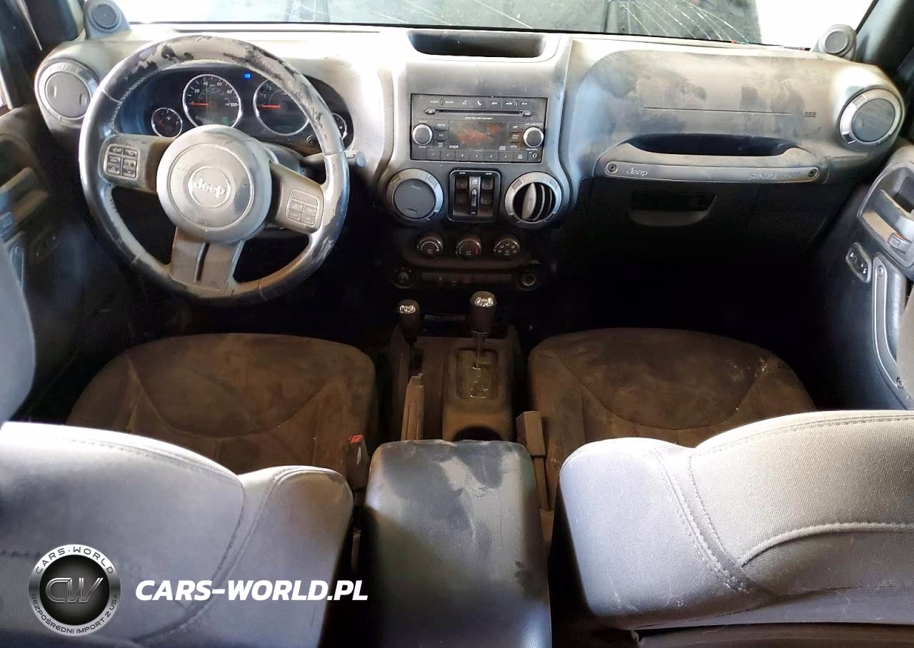 2013 Jeep Wrangler Unlimited Sport VIN:1C4BJWDGXDL677450 - 8