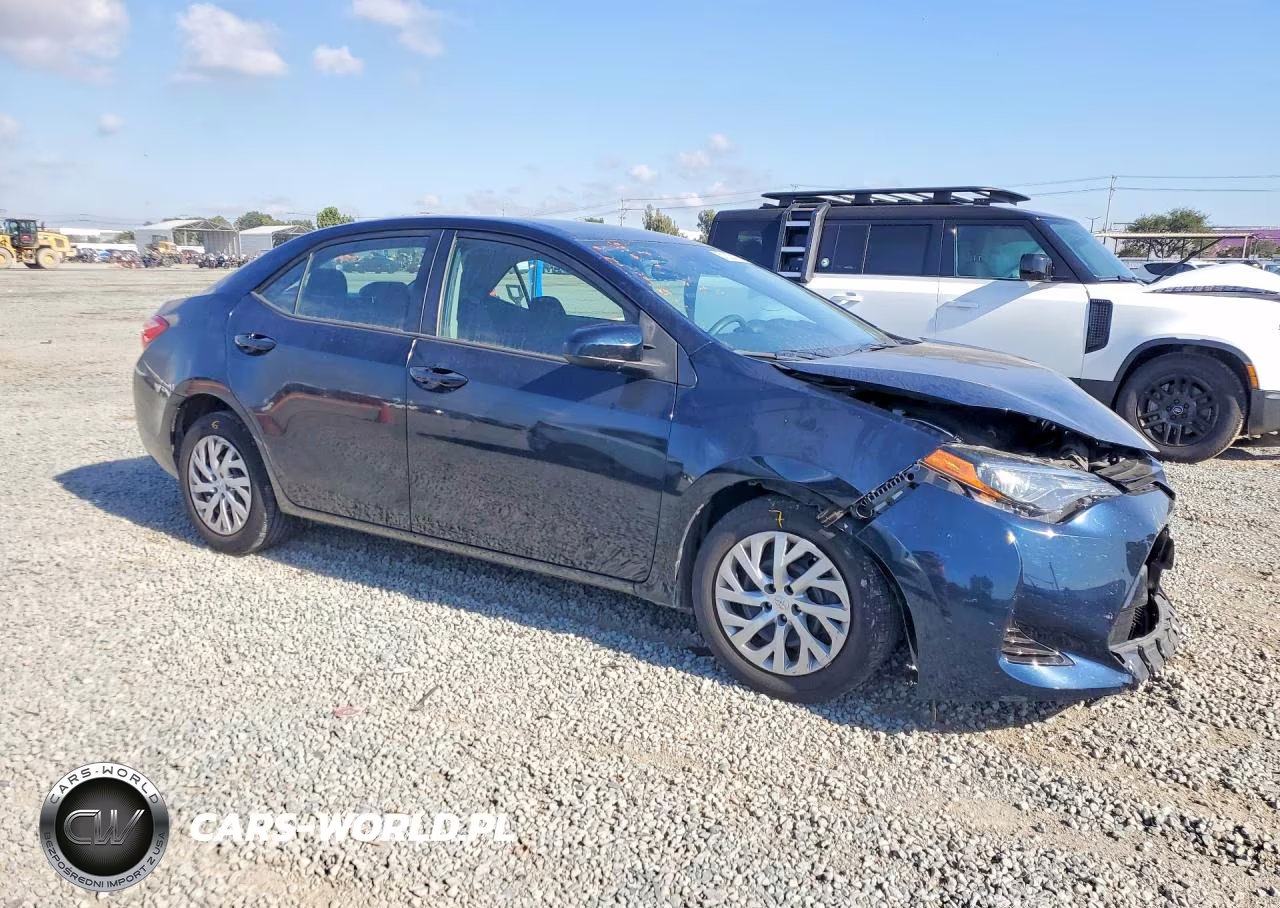 2019 Toyota Corolla Le VIN:2T1BURHE5KC152933 - 4