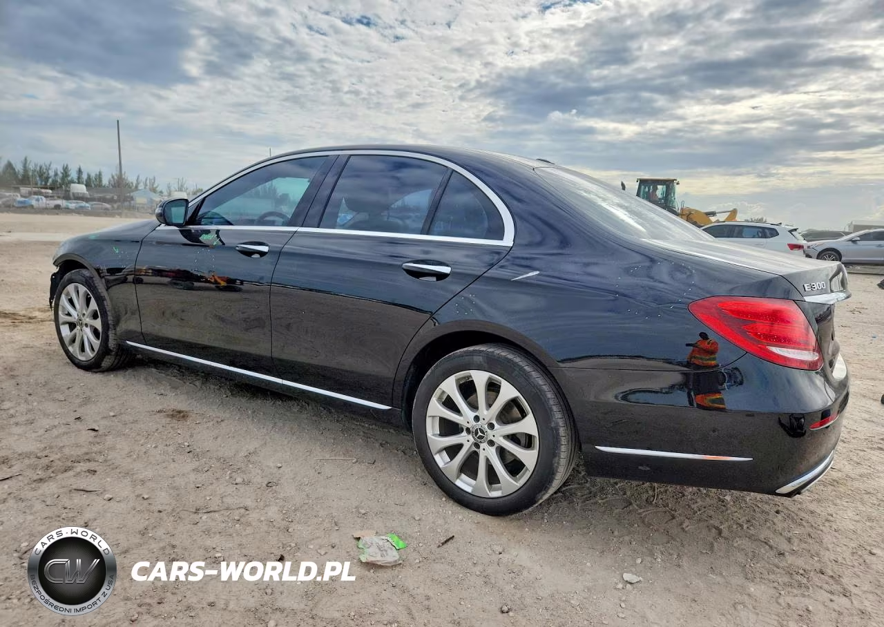 2018 Mercedes-Benz E 300 VIN:WDDZF4JB7JA372272 - 2