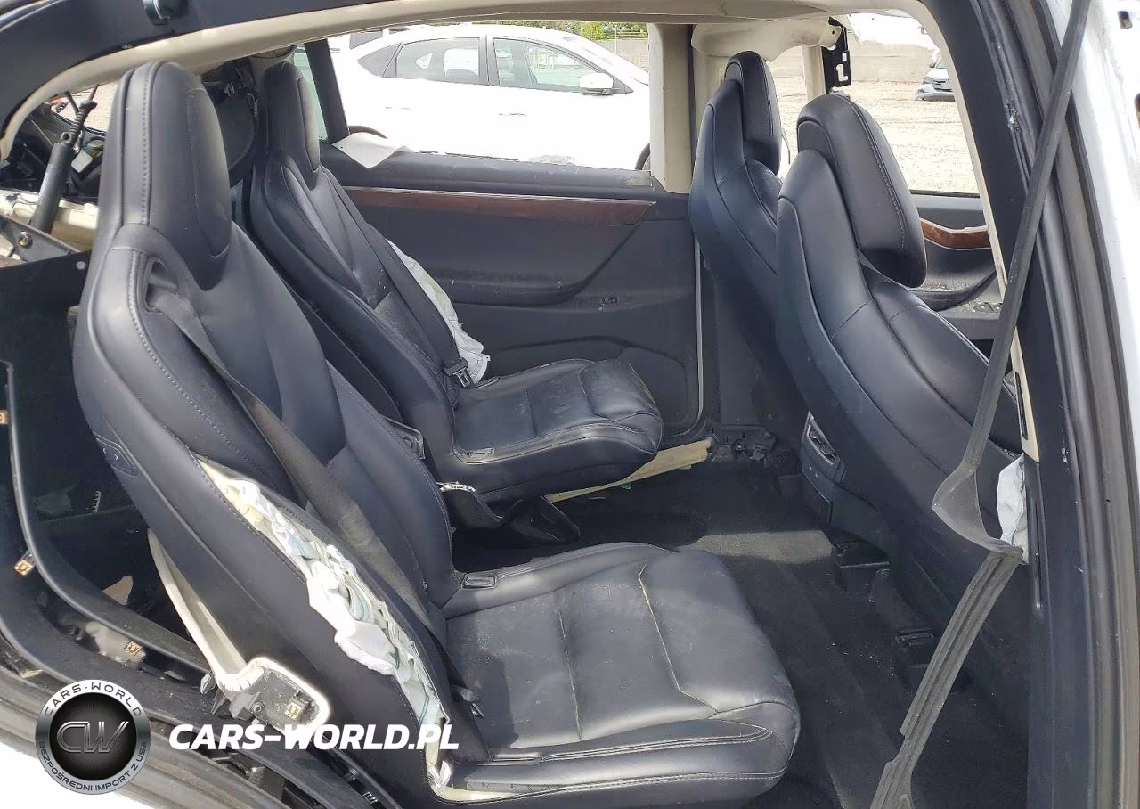 2018 Tesla Model X VIN:5YJXCBE24JF112993 - 11
