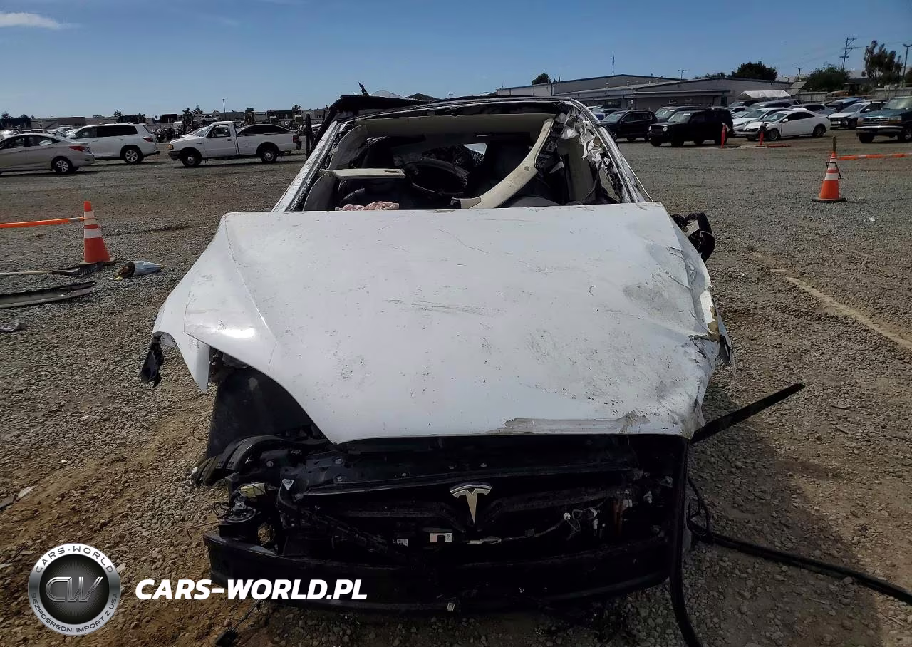 2018 Tesla Model X VIN:5YJXCBE24JF112993 - 5