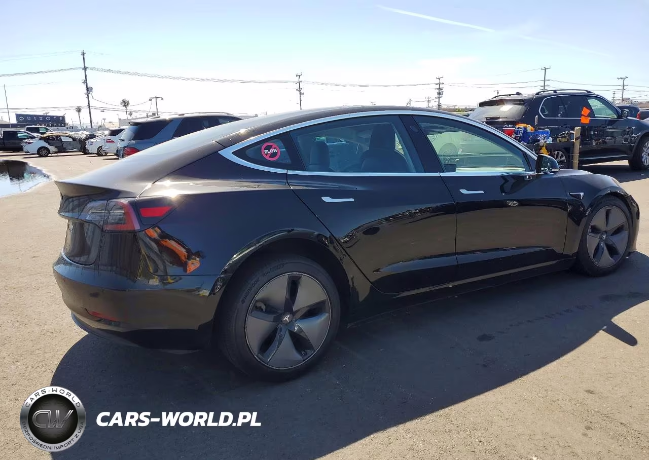2018 Tesla Model 3 VIN:5YJ3E1EA8JF123067 - 3