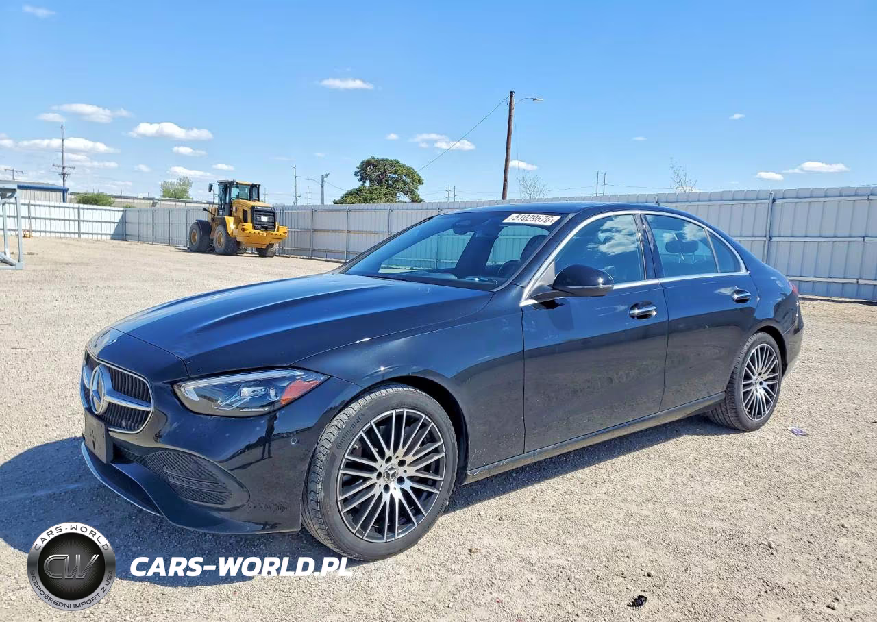 2024 Mercedes-Benz C 300 4Matic – zdjęcie 1 z 12